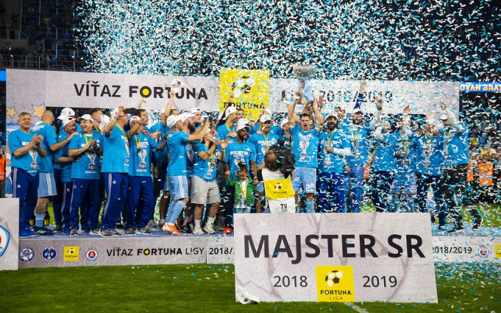 Slovan sa teší z titulu, Trenčín čaká baráž o udržanie