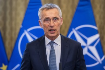 NATO mohlo urobiť viac, aby zabránilo ruskej agresii na Ukrajine, povedal Jens Stoltenberg