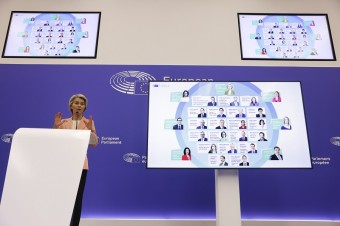 Spokojný Šefčovič, ohrdnutí Česi a socialistická úderka v klimatickej a energetickej agende