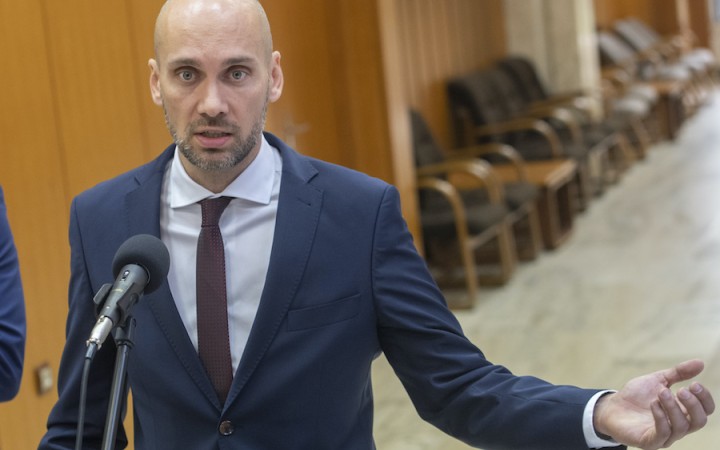 Domácnosti môžu za plyn a elektrinu od budúceho roka platiť o desiatky percent viac