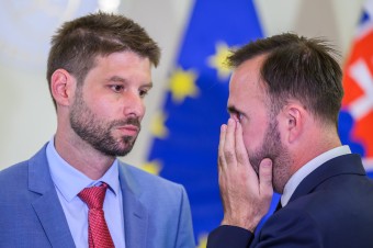 Vysvetlite, kam pôjde miliarda eur z konsolidačného balíčka, vyzýva PS vládu