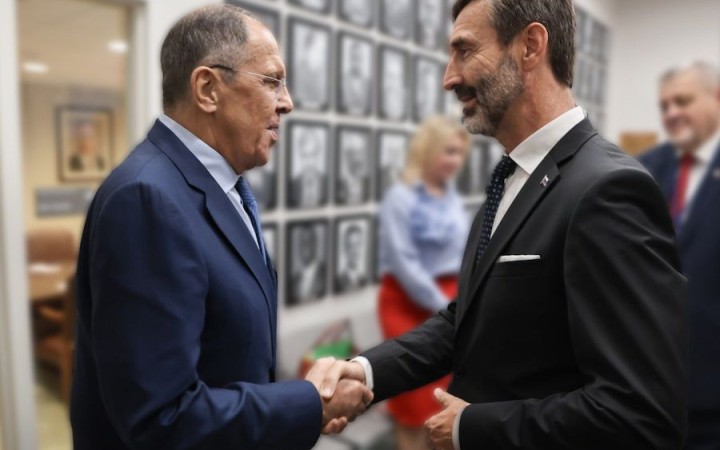 Z krajín EÚ rokovalo s Putinovým šéfom diplomacie už len Maďarsko. S Rusmi hovoril aj Vatikán