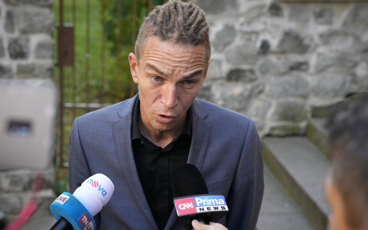 Fiala porušil koaličnú zmluvu, tvrdí Bartoš. Chce však, aby vláda pokračovala aj bez nich