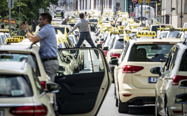 Uber neurčuje a ani nemôže určiť cenu jazdného