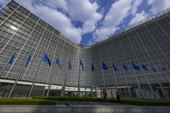 Eurokomisia žaluje Maďarsko pre zákon o ochrane národnej suverenity