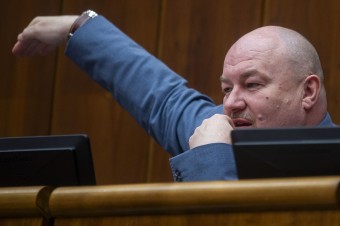 Poslanci neprijali kontrauznesenie. Huliak hlasoval proti s Plavákovou, ktorá ho v rozprave vytočila