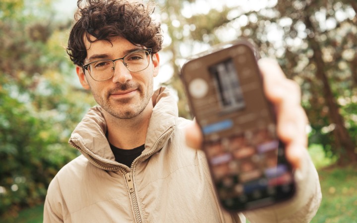 Všetko sa deje v súkromí smartfónov, nečudujme sa, že muži v manželstvách majú čoraz menej reálneho sexu