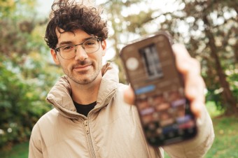 Všetko sa deje v súkromí smartfónov, nečudujme sa, že muži v manželstvách majú čoraz menej reálneho sexu