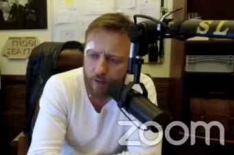 O útoku rozprávať nechcel, v rozhovore s Bombicom však oznámil, kedy bude správa na vláde a v čom je prefíkaný