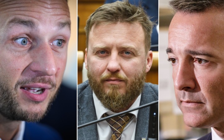 Šutaj Eštok a Drucker tvrdia, že si neplní svoju úlohu. Dodaj, čo máš, alebo choď preč, odkazujú mu