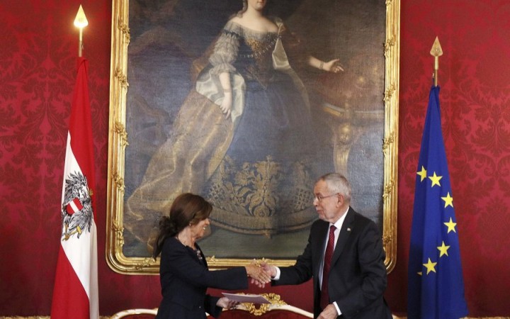 Rakúsky prezident Van der Bellen vymenoval dočasnú vládu