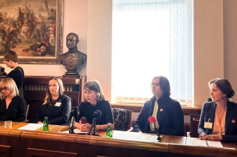 S poslancami sa chceli rozprávať zástupcovia kultúry a štrajkujúcimi z STVR