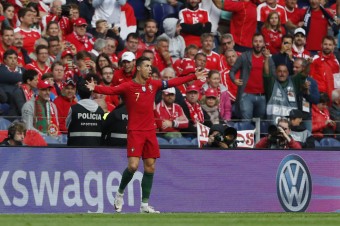 Ronaldo poslal hetrikom Portugalsko do finále Ligy národov