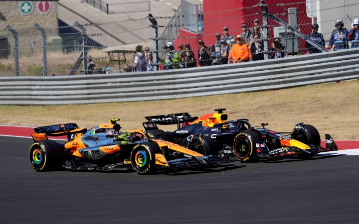 Max Verstappen v ohrození a Ferrari na vzostupe