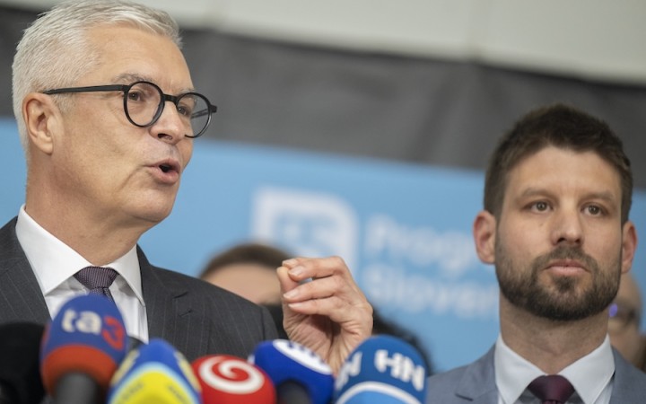 Spolupráca progresívnych a konzervatívnych politikov je možná, hovorí. Cieľom je poraziť Fica