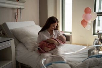 Nová nemocnica Penty mení pomery. Žien rodí čoraz menej, prežije v hlavnom meste päť pôrodníc?