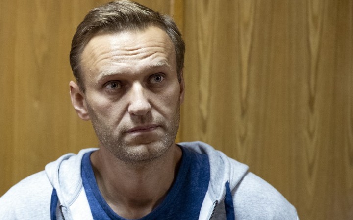 Medzi zadržanými na pochode na podporu novinára Golunova je aj Navaľnyj