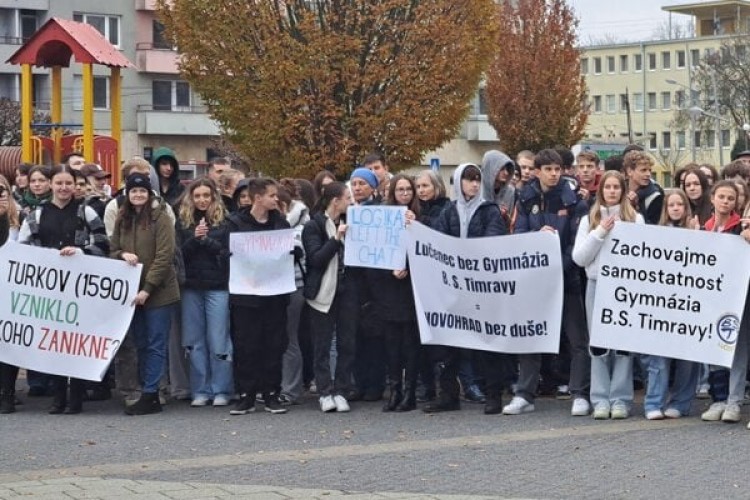 Gymnázium v Lučenci čelí škodlivým nápadom Ministerstva školstva