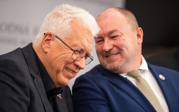 Koalícia bude mať aj hlasy od huliakovcov, Fico odklepol ich požiadavky