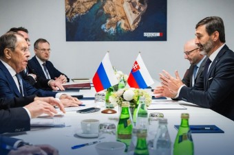 Šéfovia diplomacií Slovenska a Ruska rokovali tretíkrát, rozoberali dodávky plynu aj Ukrajinu