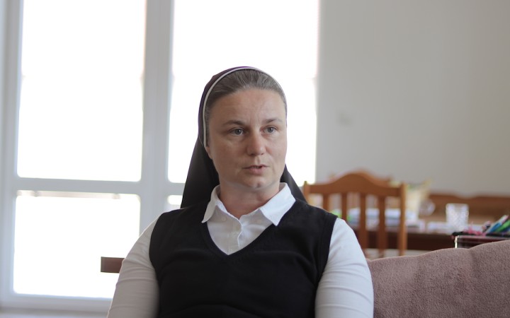 Naši Rómovia majú vlastný kostol aj prijímanie a sú na to hrdí