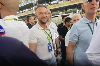 Šutaj Eštok bol v Abú Zabí s ľuďmi z finančných skupín, upozorňujú Demokrati