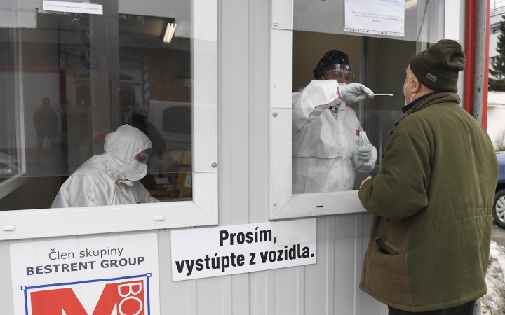 Kriminalisti z finančnej správy zaistili účtovné doklady spoločností, ktoré prevádzkovali momky