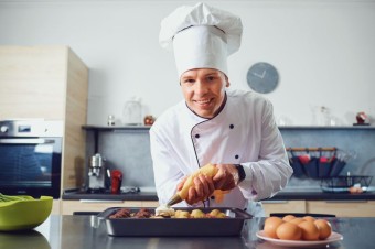 Syn chce ísť za cukrára, nemyslíme si, že je to dobrá voľba pre chlapca. Vyhovárať mu to?