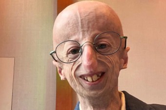 Sammyho láska mení svet. Príbeh svetla a nádeje v roku krízy a vojny
