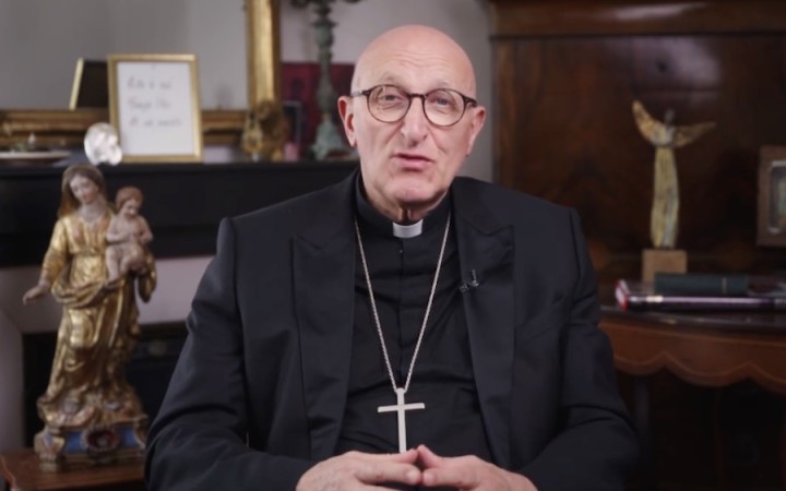Z diecézy urobil prístav pre charizmatikov a tradicionalistov, Vatikán ho stopol