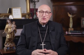 Z diecézy urobil prístav pre charizmatikov a tradicionalistov, Vatikán ho stopol