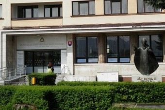 Docentúra rýchlo a draho. Zn. Slovensko