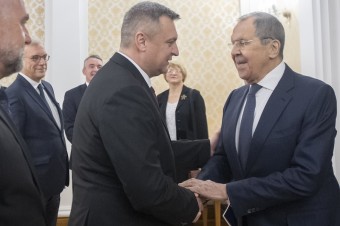 Keď je niekde konflikt, je za tým stratégia Západu. Rusko má šťastie, že ho vedie Putin