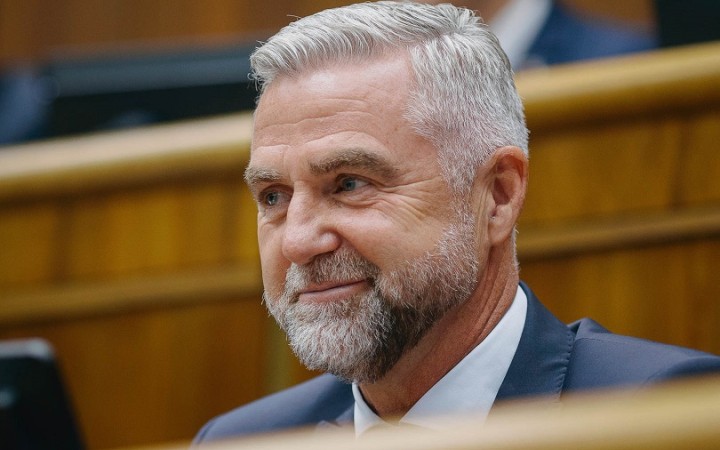 Musia ostať otvorené dvere, ak by sme uvažovali o krajnom riešení, vyhlásil politik Smeru