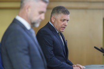 Tak ako Varšavská zmluva, môžu padnúť aj EÚ a NATO, tvrdí premiér