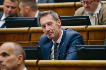S Ficom sa nekoordinujeme a neobchodujeme, premiér sa snaží odlákať pozornosť, tvrdí hnutie