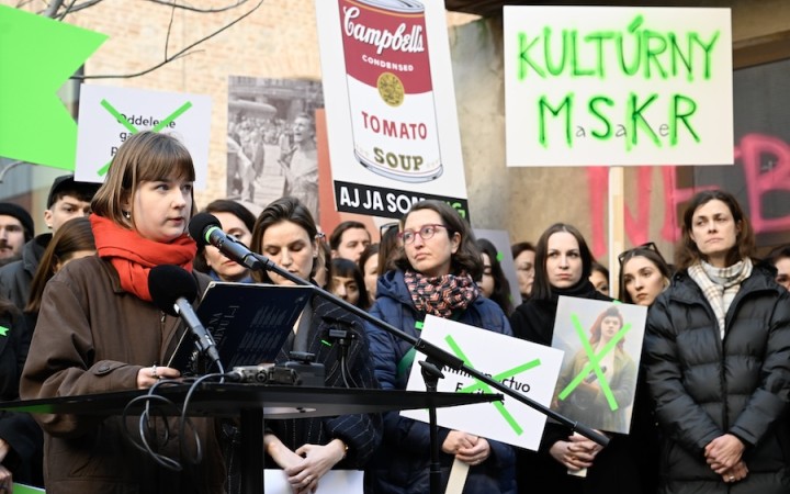 Šimkovičová sa rozhodla nečinne prizerať kolapsu erbovej inštitúcie, hovoria