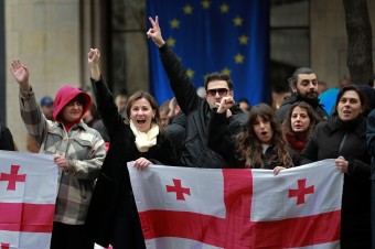 Sú udalosti v Gruzínsku Západom riadený majdan alebo je to puč zo strany hybridne proruskej vlády?