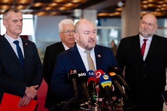 Huliakovci pripúšťajú záujem o rezort cestovného ruchu a športu. Chcú sa pridružiť ku klubu Hlasu alebo Smeru