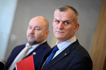 Spojenie dvoch Podpoľancov má svoju logiku. Taraba a jeho elektráreň sú v ohrození