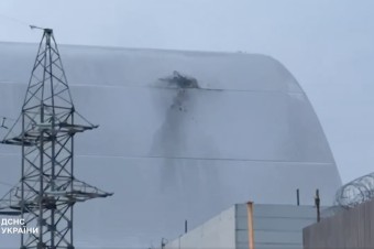 Rusi cielili na jadrovú elektráreň v Černobyli, tvrdí Zelenskyj. Moskva to odmieta