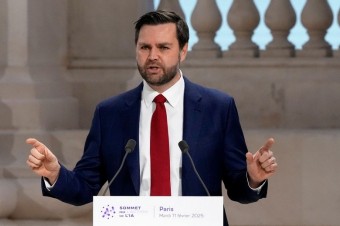 V EÚ dusíte rozvoj špičkových technológií prílišnými reguláciami. USA potrebujú odvážnych partnerov