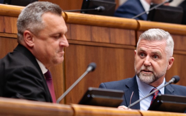 Fico už má riešenie na stole, chce všetkých 79 hlasov. Danko extrémy z listu skoriguje, tvrdí Gašpar