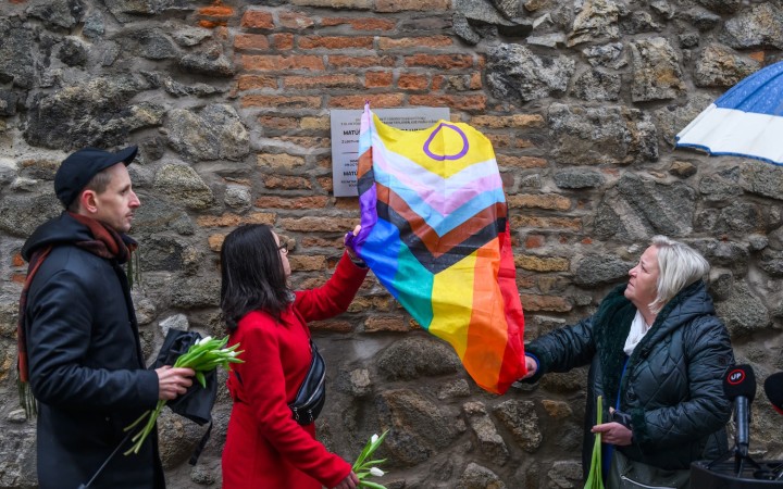 Iniciatíva Inakosť otvára v Bratislave miesto pre LGBTI ľudí a ich blízkych