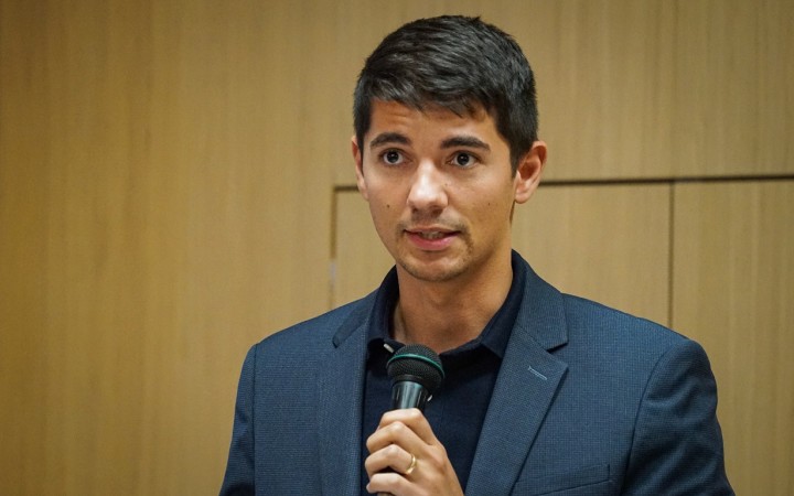 Slová europoslanca Smeru kritizovali Pellegrini aj Šutaj Eštok