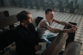 Veriť v Boha AJ v cirkev?