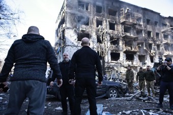 Najmenej 11 ľudí zahynulo pri masívnom útoku v meste Dobropilľa, vyhlásili deň smútku