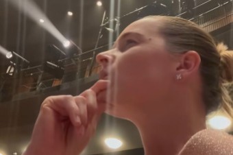 Romana Tabaková sa v SND ohradila voči vyhláseniu hercov. Diváci ju vypískali