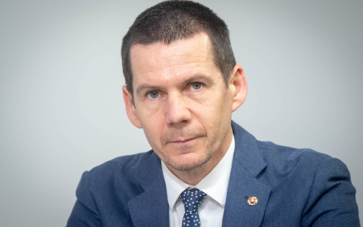 Som ich bývalým voličom, vraví. Gröhlinga vníma diametrálne odlišne ako Sulíka