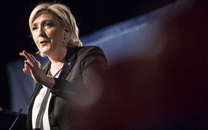 Marine Le Penová sa potrebuje odlíšiť od Trumpa, ktorý má vo Francúzsku iných spojencov